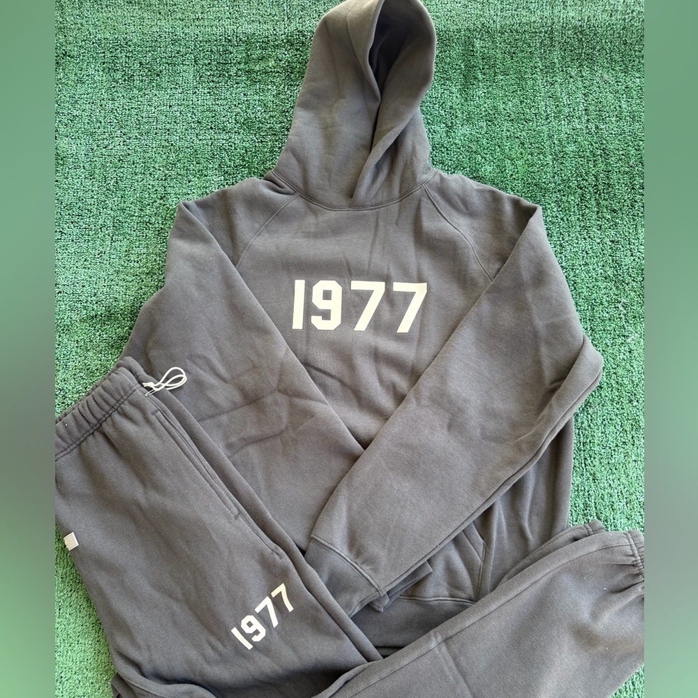 Fear of God Essentials 1977 Iron Set